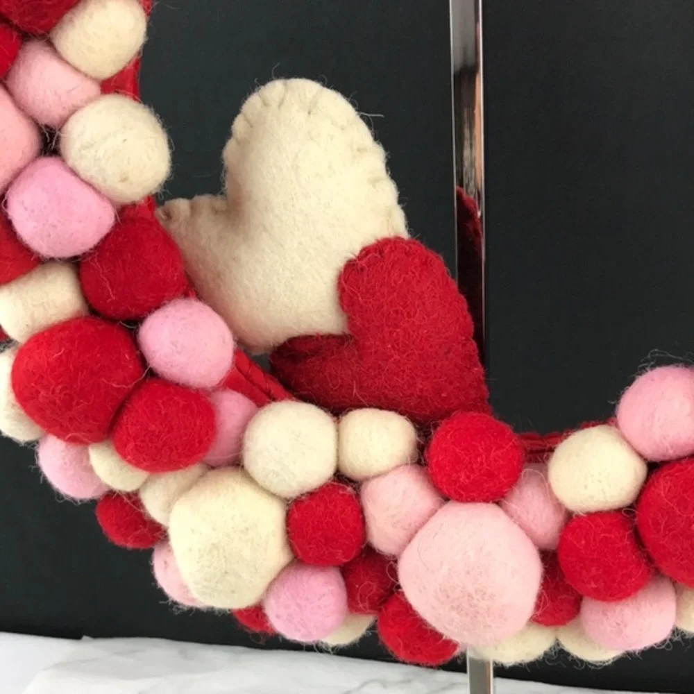 HOLIDAY - **Host Pic** Heart Wreath (12”). Wool, Hangable. NWT